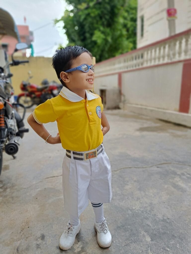 Early Signs: Does Your Child Need Myopia Management? 8 manoj sharma zLFhdfzYTjc unsplash
